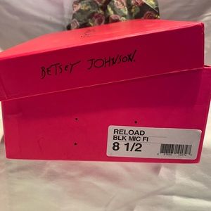 Betsy Johnson Reload Blk Suede heels 8.5